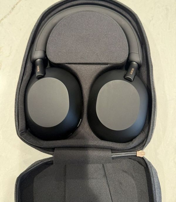 Sony WH-1000XM5 2.jpeg